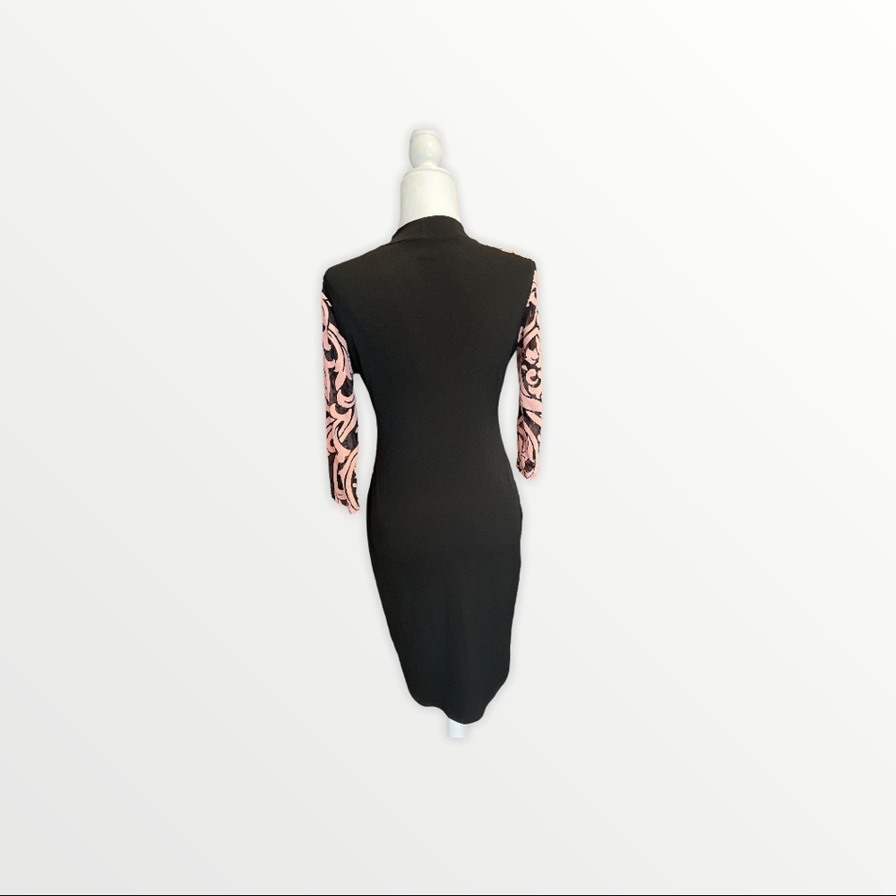 Form fitting dress - Picture 5 of 5